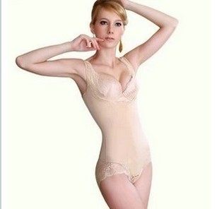 Sous-vêtement minceur en soie - Ref 687521 Image 1