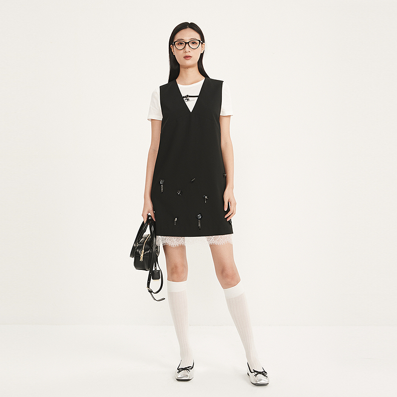 线上专享hply young荷比俪新款冬女不规则钉珠花朵拼接蕾丝马甲裙