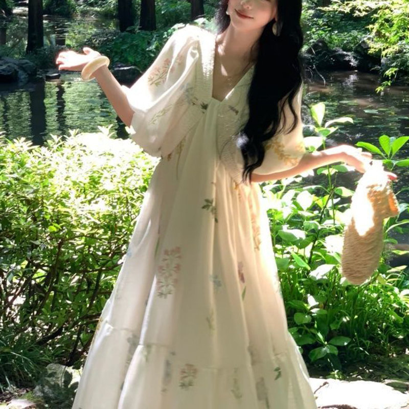 微胖高级感绝美法式V领印花连衣裙女夏季温柔度假风收腰显瘦长裙