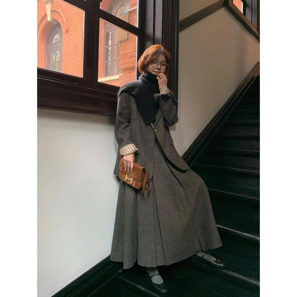 深调漫想 韩系气质毛呢套装新款秋季高级西装外套百褶长裙两件套~