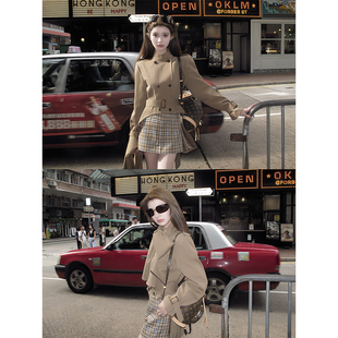 英伦风复古气质套装女秋季2025新款高级感围脖风衣格纹裙裤两件套