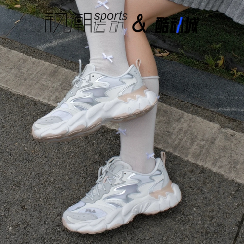 斐乐蕨草白灰时尚休闲百搭运动鞋