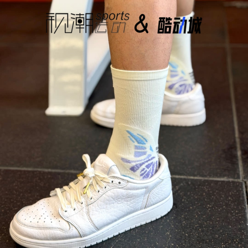 AJ1白色时尚简约休闲百搭篮球鞋