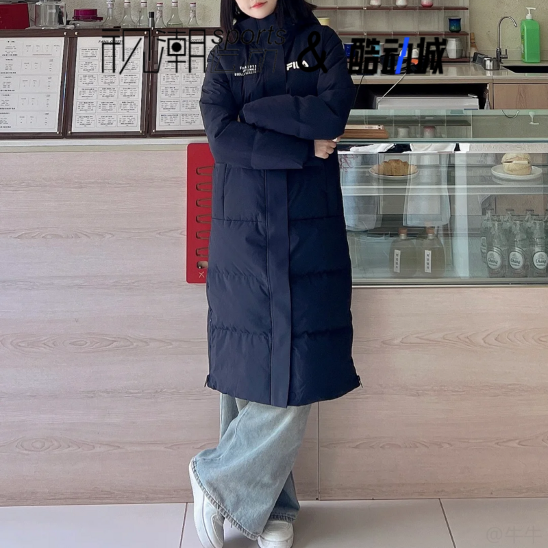 斐乐黑色连帽防风保暖长款羽绒服