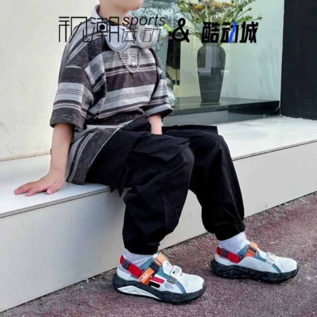 斐乐山猫白色儿童运动休闲凉鞋