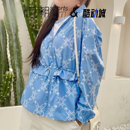 斐乐MODERNHERITAGE满印女夹克
