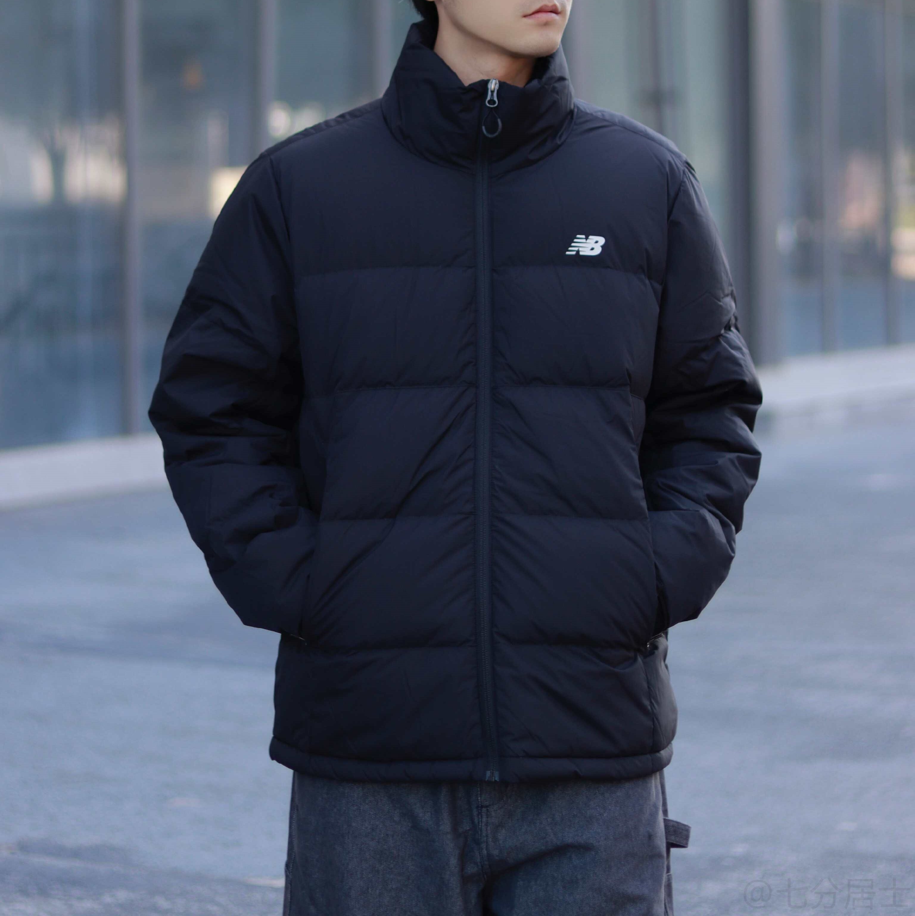 NB黑色羽绒服立领保暖运动休闲