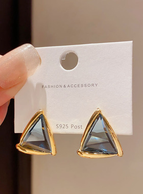 法式复古灰色多面切割三角形耳环女高级感气质时尚大气耳钉耳饰