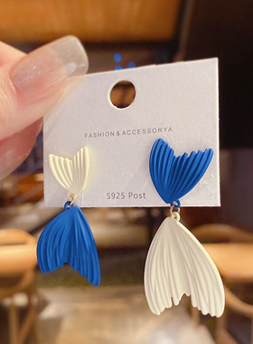 克莱因蓝色不对称鱼尾耳环2025年新款潮高级感夸张个性气质耳坠