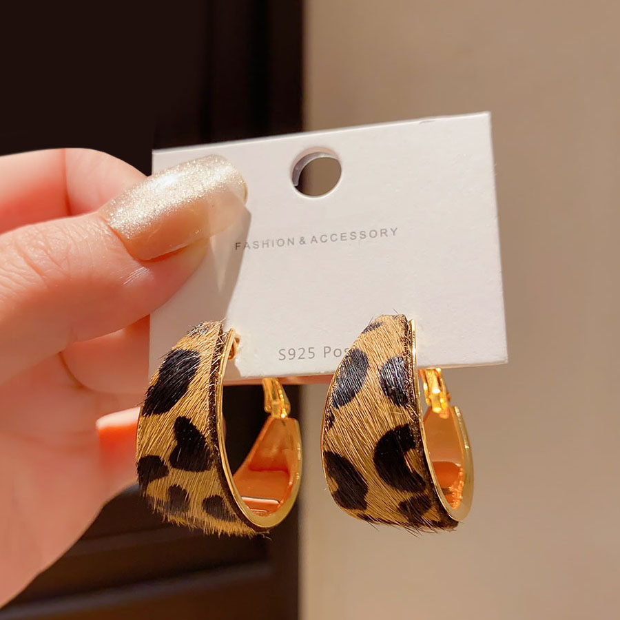 复古几何宽边豹纹圆圈耳圈耳环女秋冬款高级感夸张小众气质耳饰