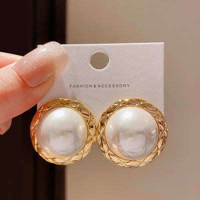 高级感复古夸张格菱纹大珍珠耳环女18K金色小众气质设计耳钉耳饰