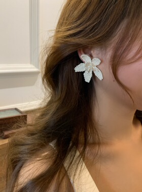 韩国手工串珠新款花朵耳钉女2026新款高级感气质耳环耳饰925银针