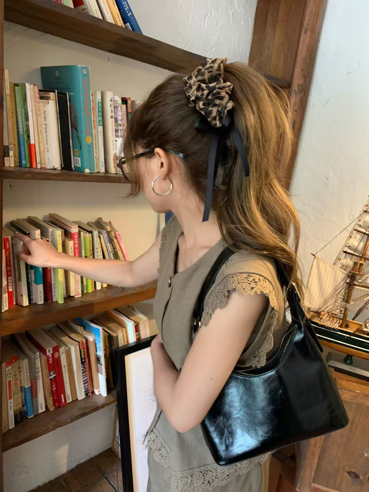 韩国秋冬豹纹蝴蝶结飘带发夹2025新款气质法式高级感高马尾香蕉夹