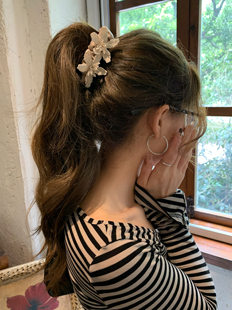 韩国秋冬珍珠串珠花朵发夹2025新款后脑勺高马尾香蕉夹扎发抓夹女