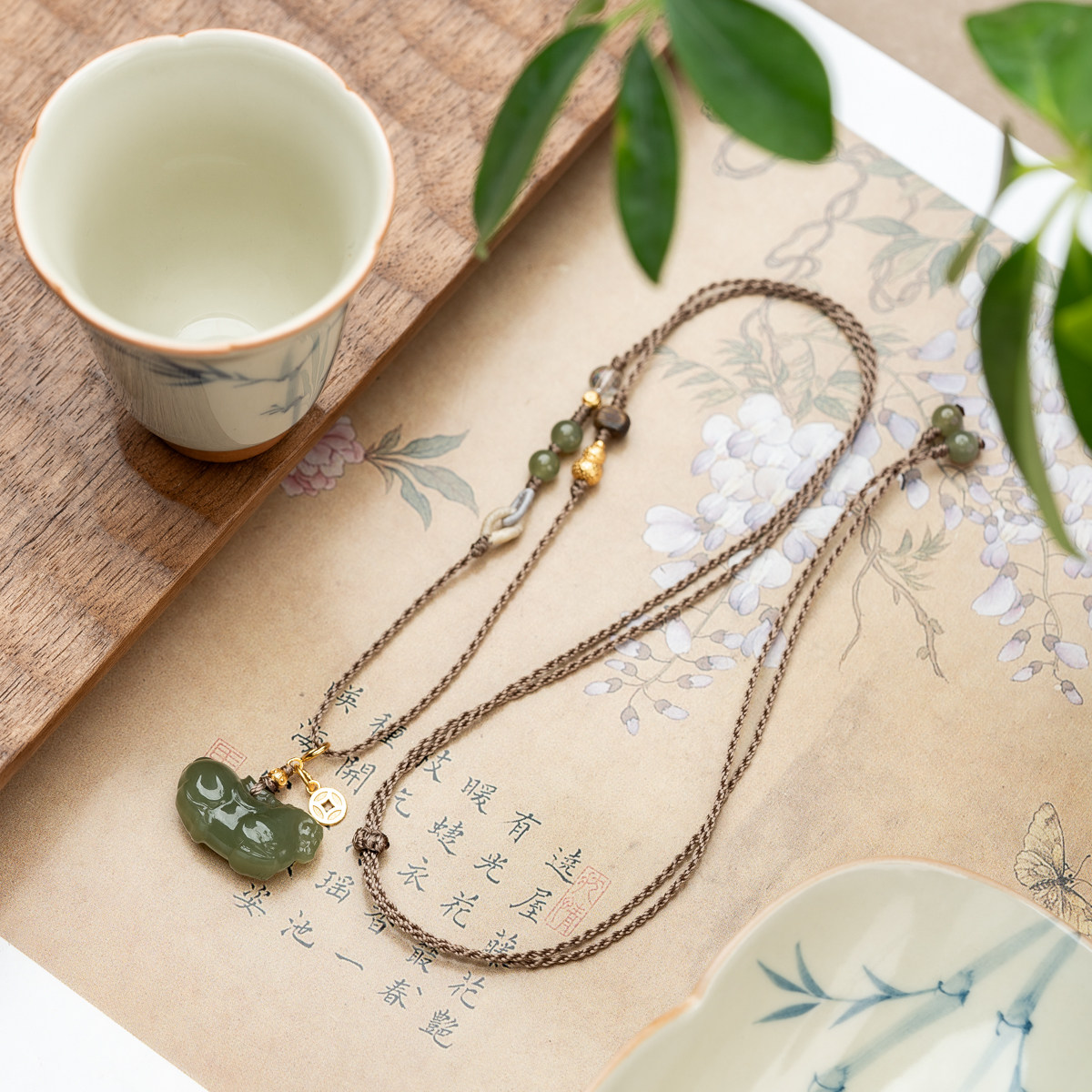 沉香脖挂链海南乌身圆叶随形和田玉碧玉唐马项链（多样性发其一）