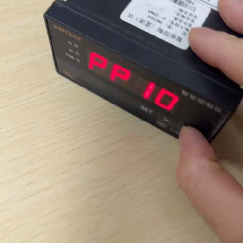 可维修XMT604智能控制变送仪，实图拍摄，图3有点破损，介意的?