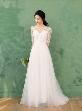 【星辰】V领露背新款简约收腰显瘦新年出门纱旅拍轻婚纱森系