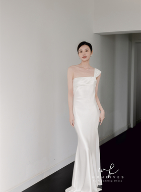 Nomeives 2024新款白色晨袍单肩显瘦鱼尾缎面新娘轻婚纱晚礼服女