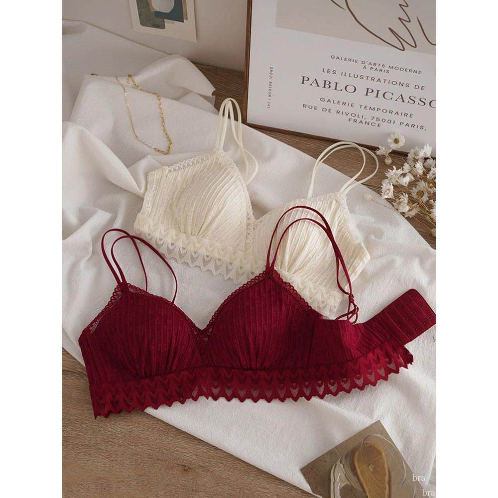 维多利亚小胸聚拢内衣女薄性感蕾丝红色本命胸罩无钢圈收副乳套装