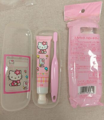 Hellokitty中古稀有1999年牙膏牙刷盒装，旅行套装