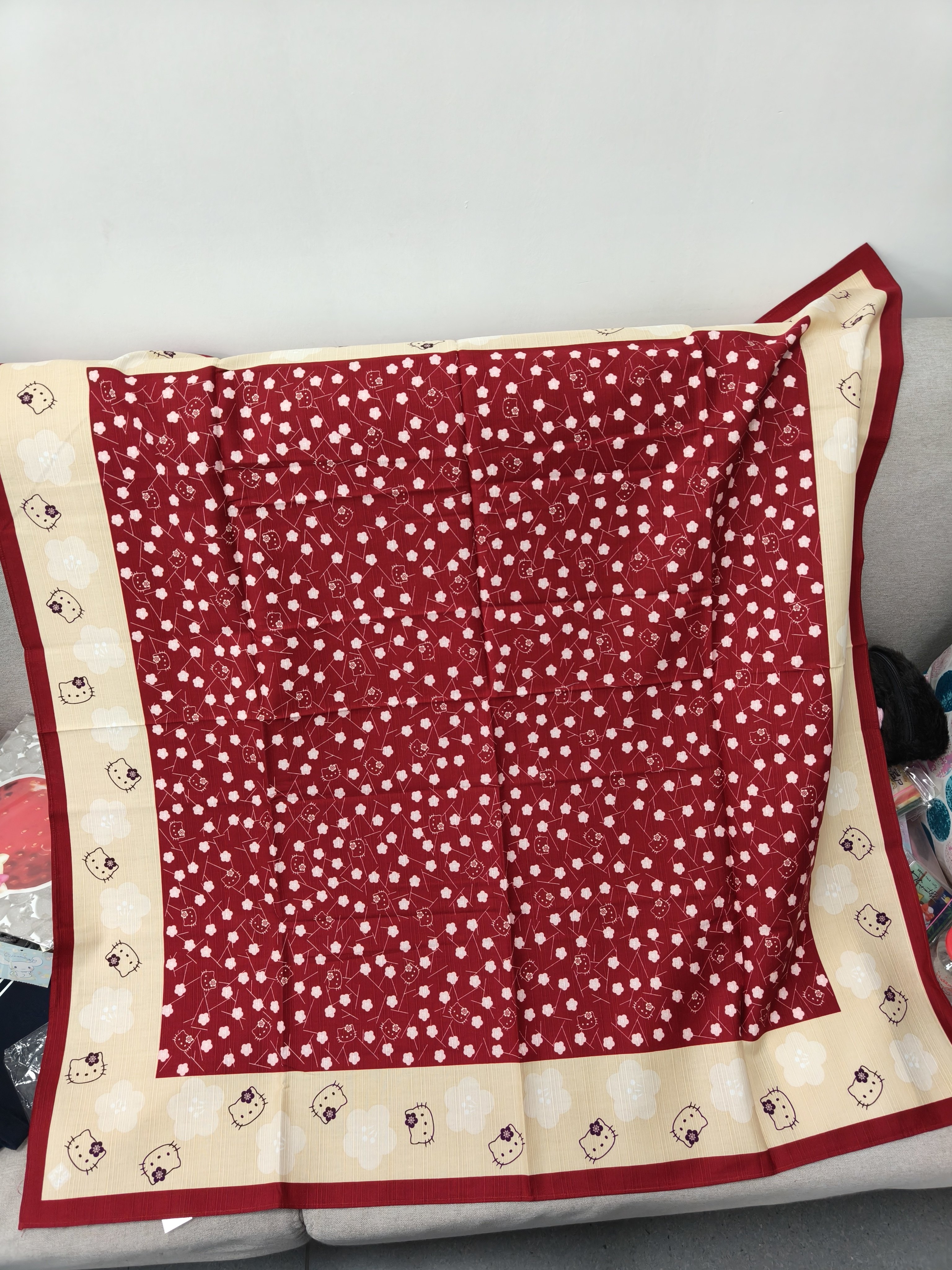 Hellokitty中古稀有2005年超大方巾，1米ⅹ米，巨复古