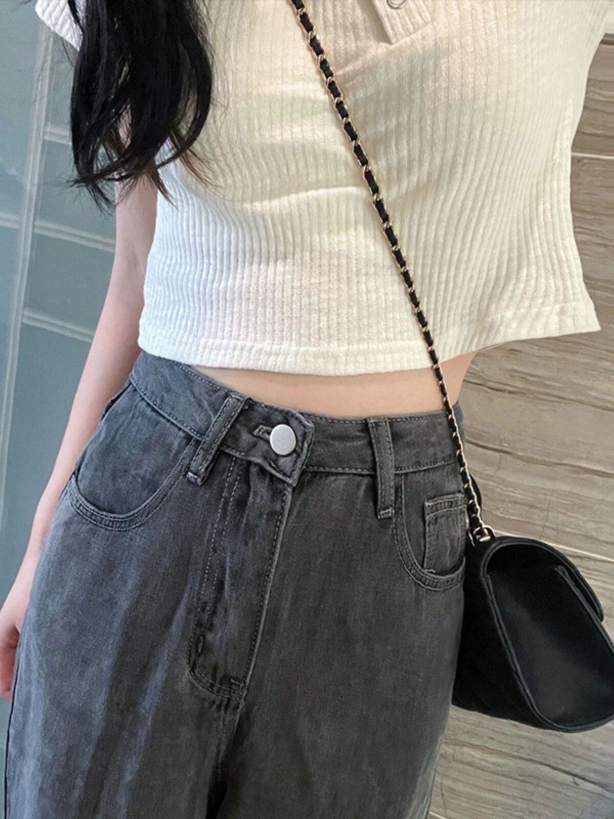 SWEET AND HOT GIRL V-NECK SHOULDER SHORT SLEEVE T-SHIRT WOMENS SUMMER DESIGN SENSE IS NICHE AND UNIQUE AND UNIQUE SLIM CROP TOP