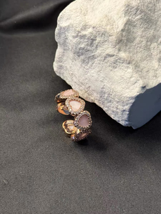 满圈粉色爱心镶钻戒指粉贝母爱心相连戒指简约百搭玫瑰金桃心指环