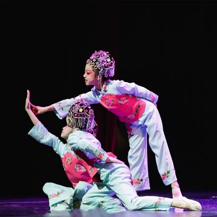 俏花旦演出服儿童小花旦戏曲服桃李新苗京剧头饰少儿梨园梦舞蹈服