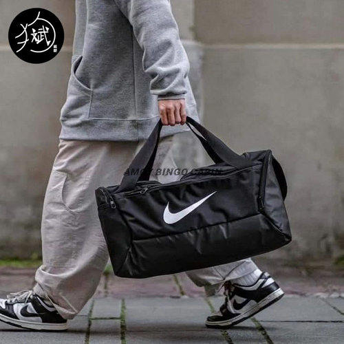 Nike运动健身大容量手拎单肩桶包