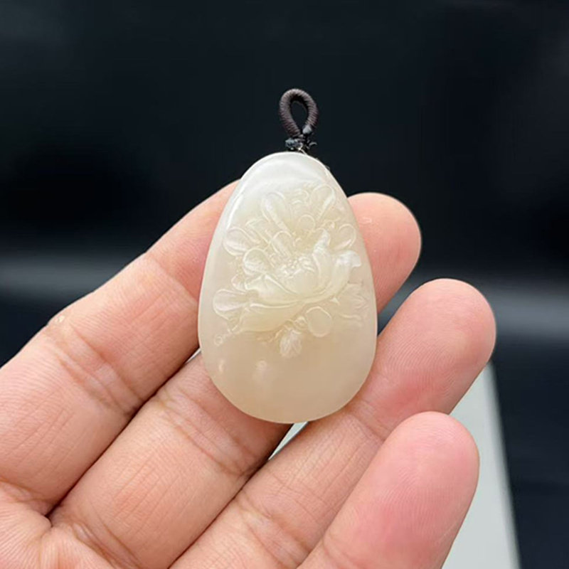 藕粉色花开富贵玉佩牡丹花玉坠
