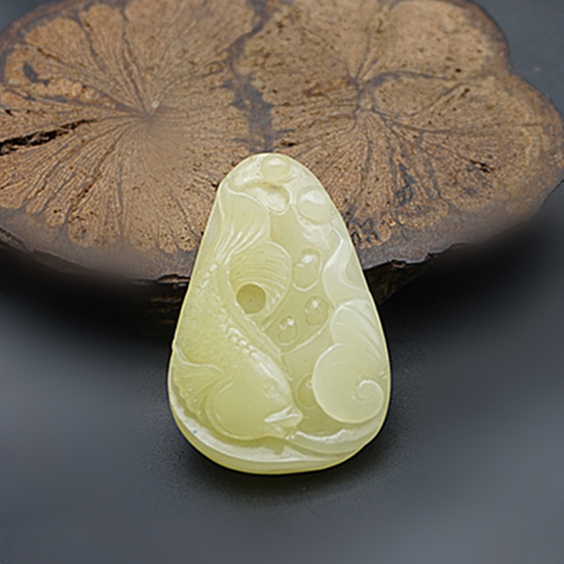 和田玉连年有鱼吊坠挂件青海料莲花鱼玉佩玉坠男女款黄玉颈饰项坠