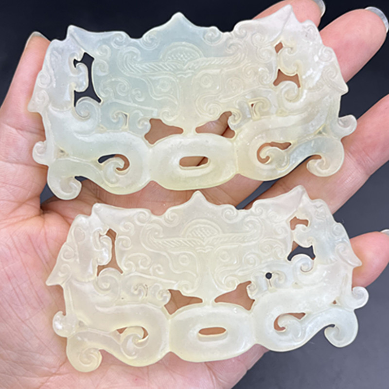 岫玉冰透兽面双龙玉佩颈饰吊坠挂