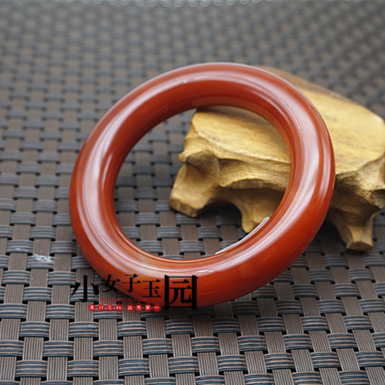 圆条女款玛瑙手镯