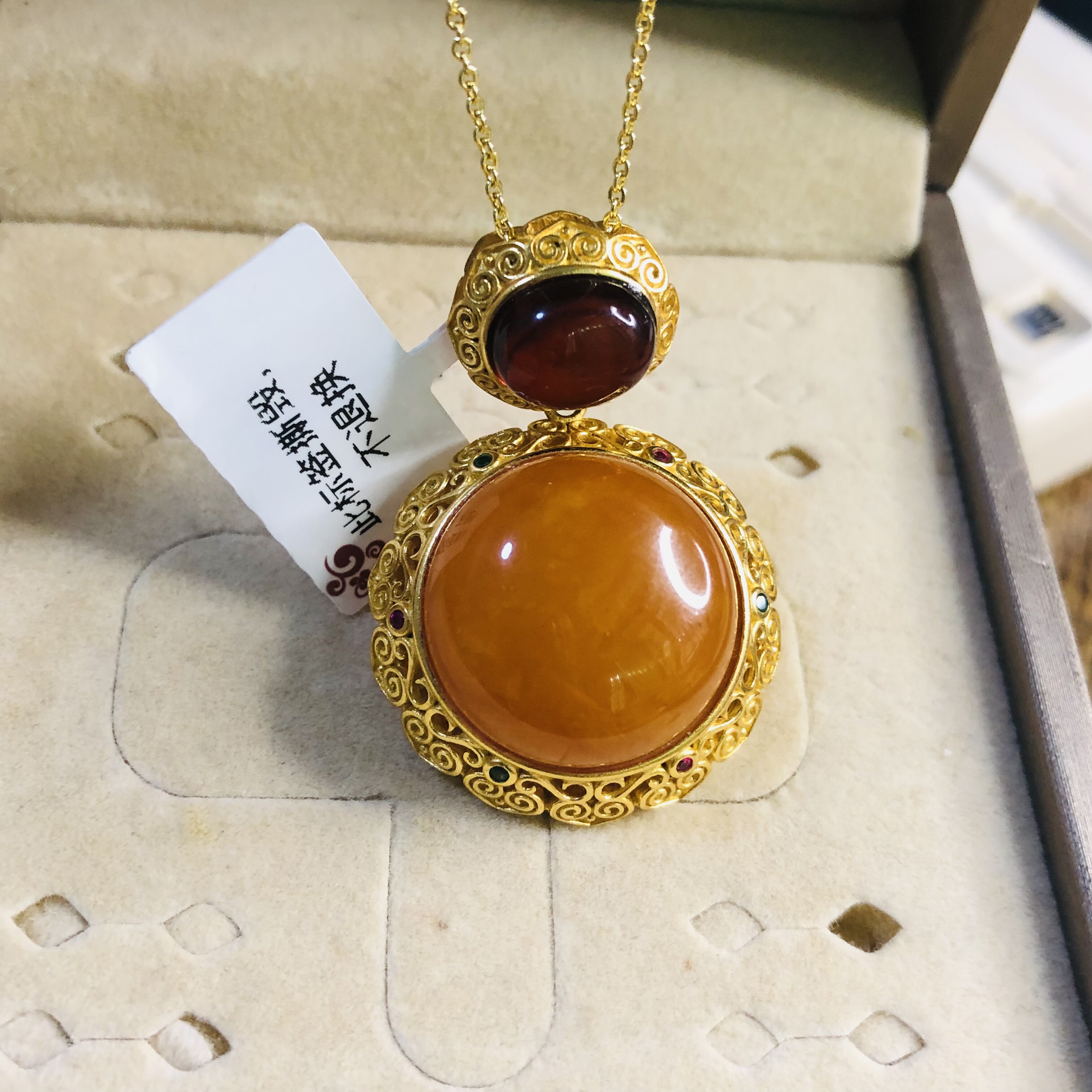 天然俄料老蜡鸡油黄圆21MM吊坠琥珀925银镶嵌搭配天然血珀8X10MM