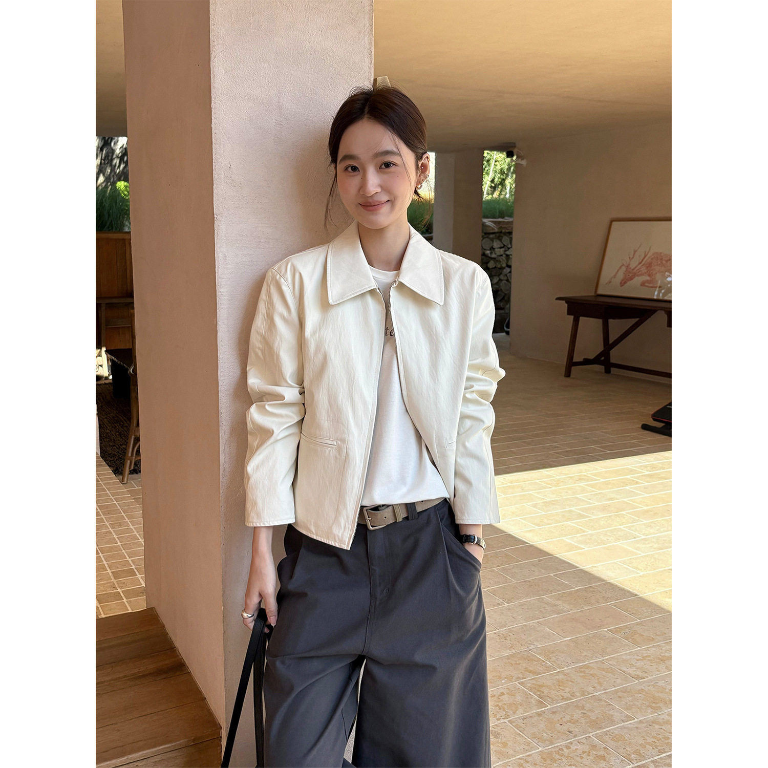 2026春款诺丁山风格 简约轻皮感挺括翻领皮衣夹克外套女短款上衣