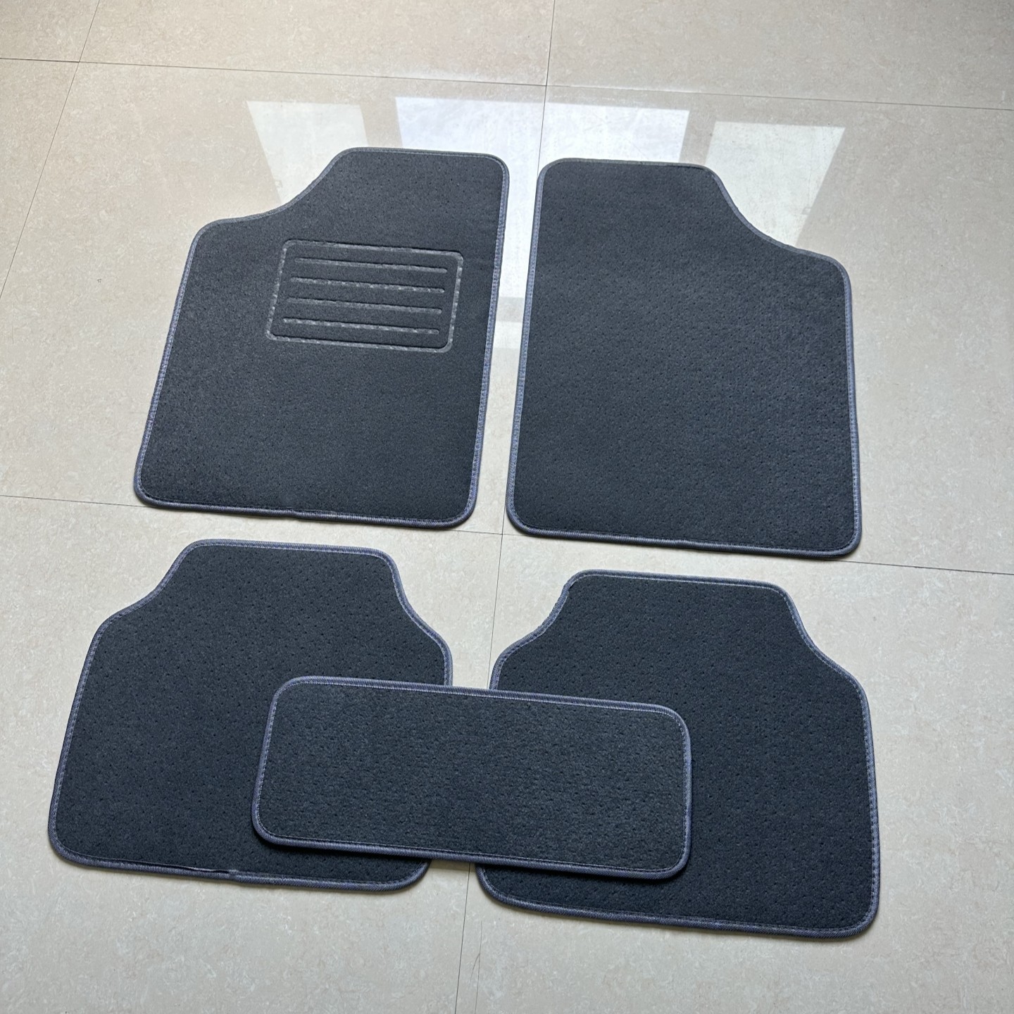 四季通用绒面汽车脚垫全包围保护车垫易清洗防水垫平面防滑地垫,汽车用品/电子/清洗/改装,通用脚垫,淘宝优惠券,粉丝福利购,淘宝优惠卷