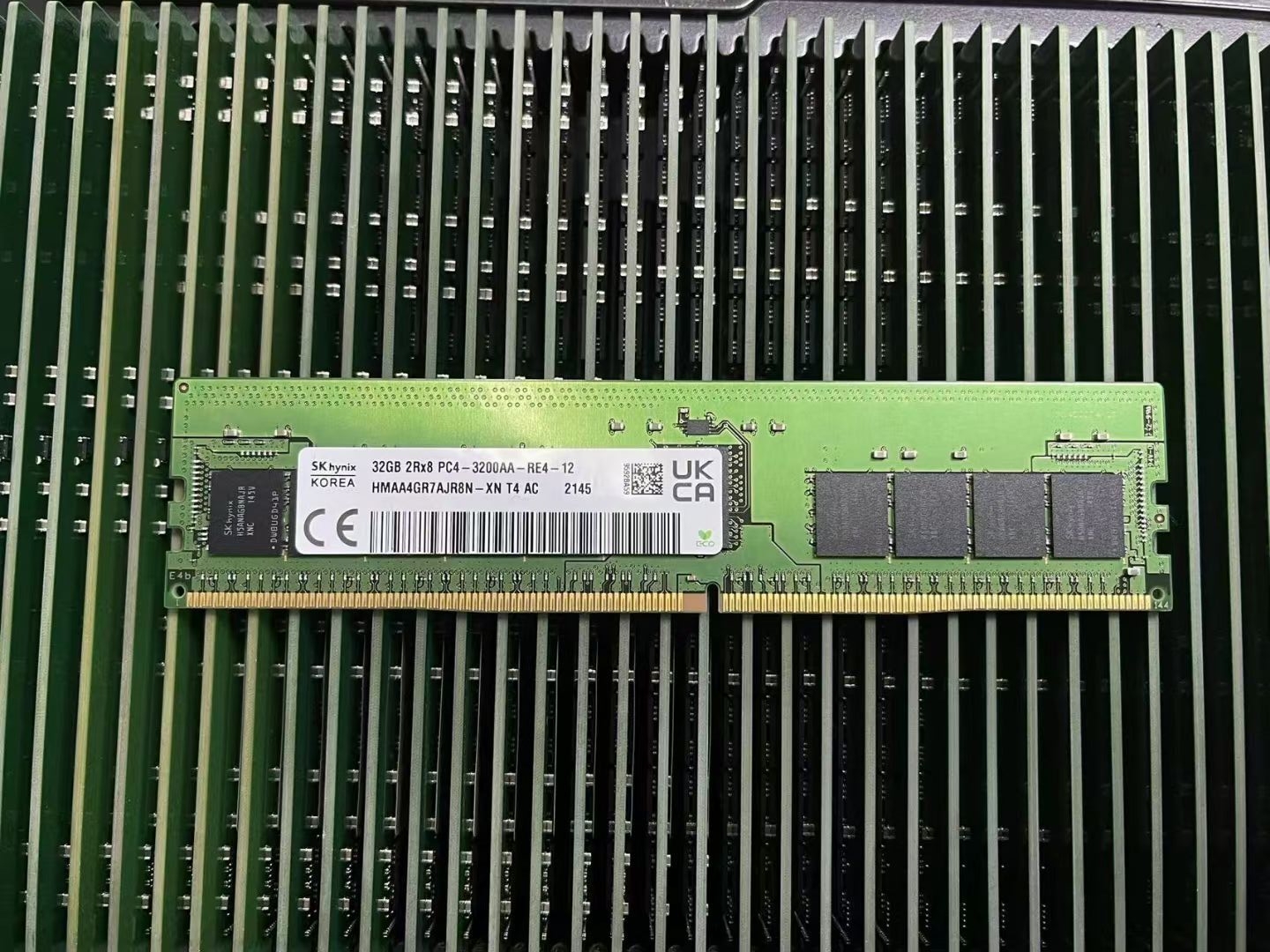 SK海力士HMAA4GR7AJR8N-XN DDR4 32G 2RX8 PC4-3200AA REG内存条