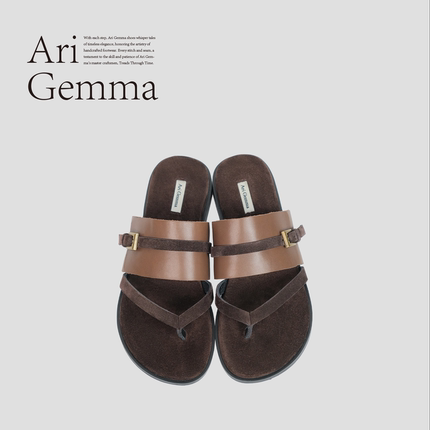Ari Gemma｜布朗尼·新款牛反绒扣带一脚蹬复古夹趾凉拖女