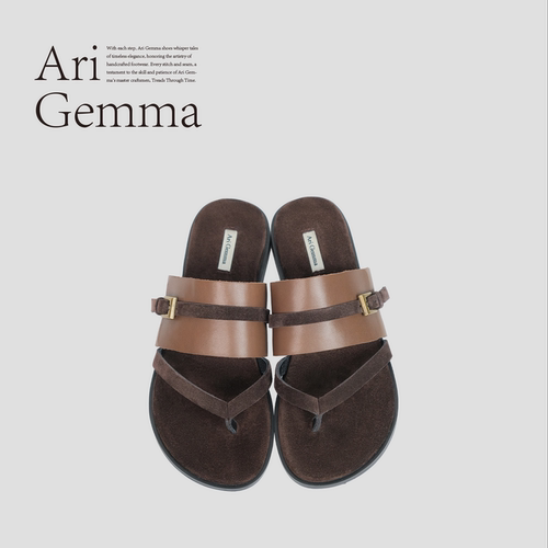 Ari Gemma｜布朗尼·新款牛反绒扣带一脚蹬复古夹趾凉拖女