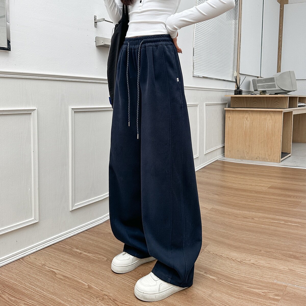 女大童慵懒风休闲裤2026秋季初中生宽松垂感直筒裤少女装运动长裤