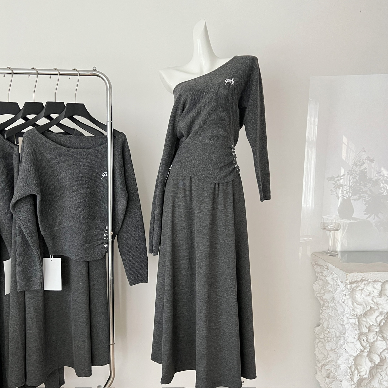 810新品 WESTAYONE斜肩收腰毛衣女女半身裙慵懒风套装韩系氛围感