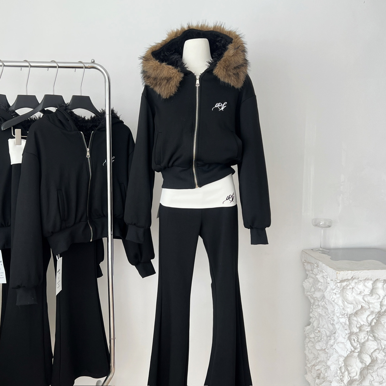 9.21新品 WESTAYONE毛领卫衣外套女2025新款秋冬+翻边加绒微喇裤