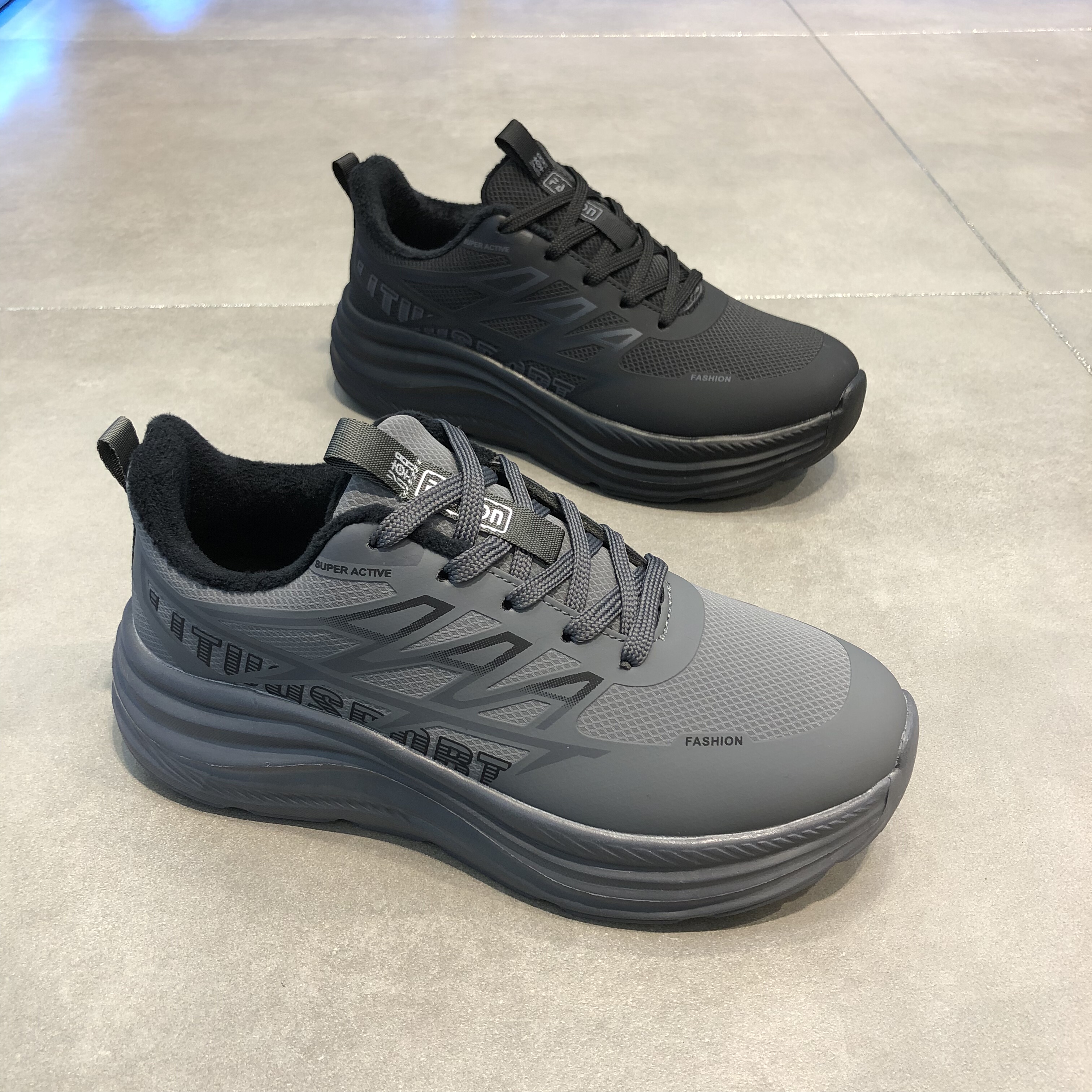 2025新款皮面加绒舒适男鞋冬季百搭轻便男士黑色休闲鞋运动跑步鞋