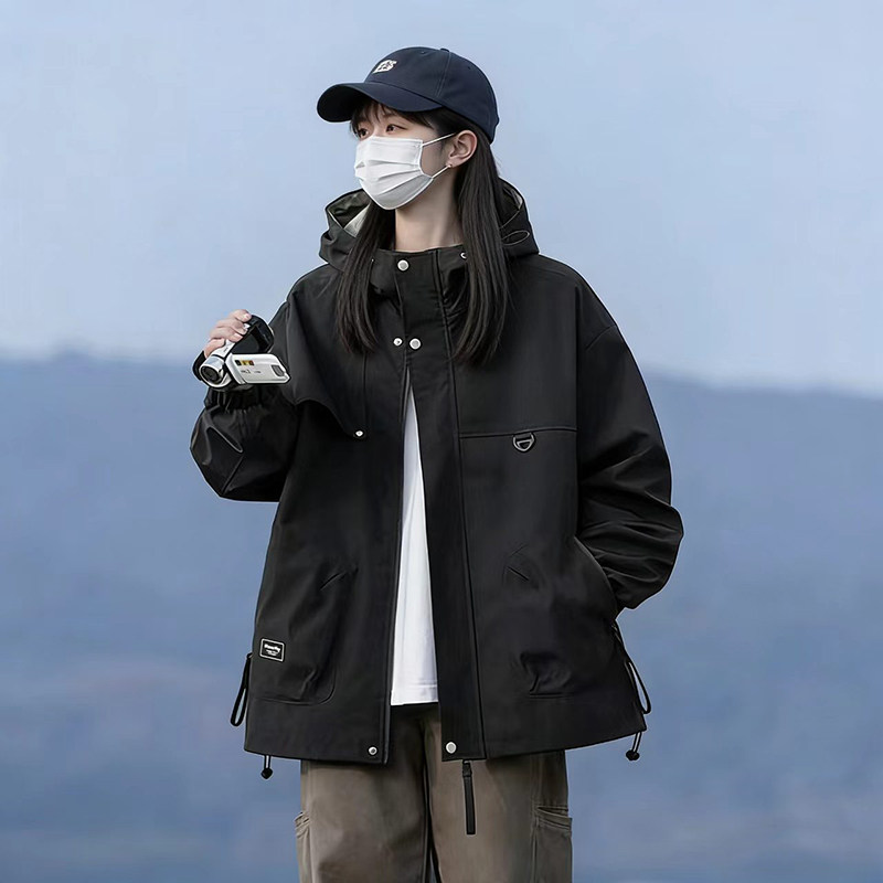 冲锋衣2026早春新款工装风连帽女宽松大码百搭夹克休闲上衣外套