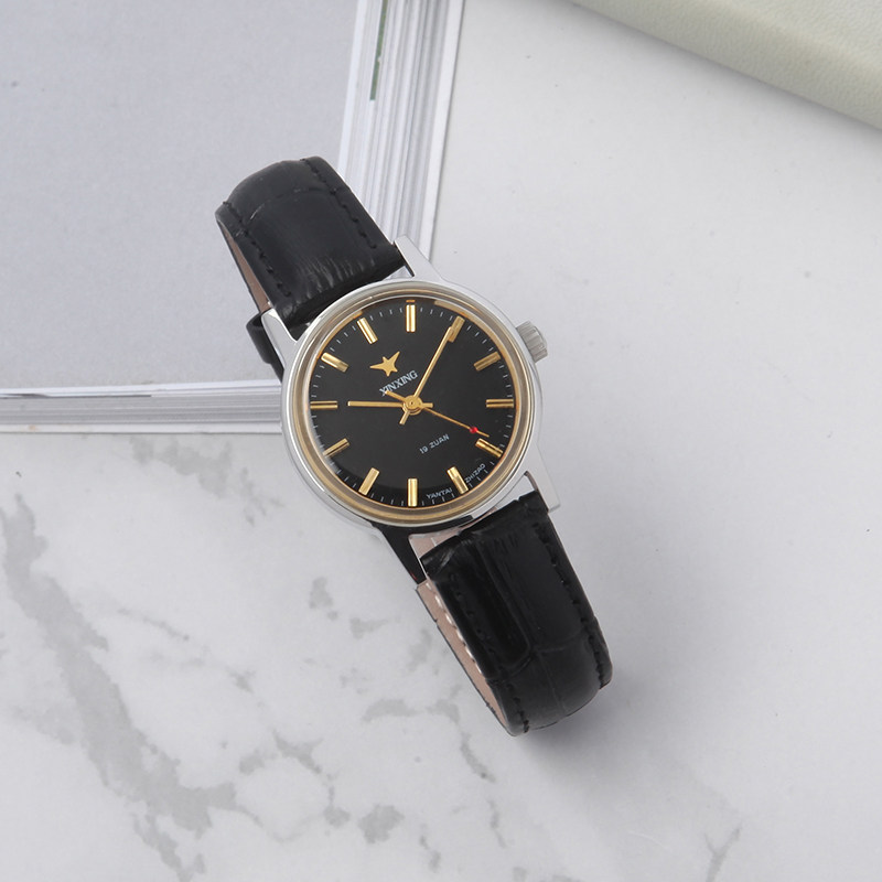 烟台老北极星牌男士圆形刻度简约手动机械表库存全新