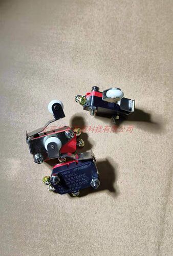 兰鸟微动开关RVAL3 全银触点 外装滚轮式型