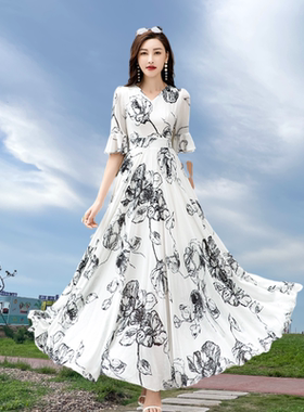 白色印花雪纺V领连衣裙女夏2023新款修身显瘦度假收腰夏季到脚踝