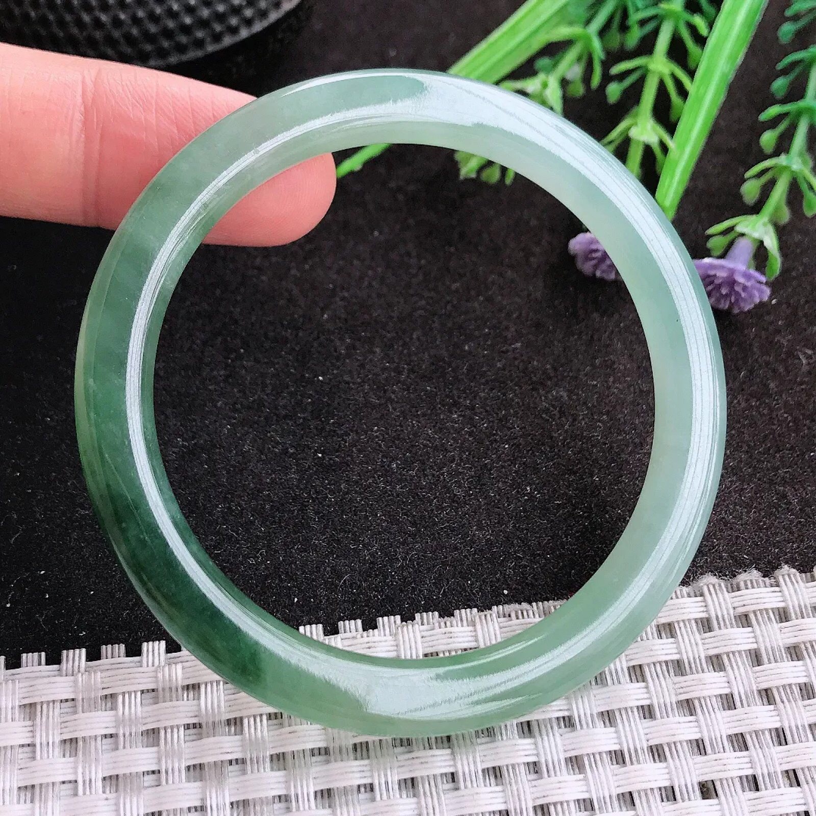 缅甸A货翡翠52.5/6.1/7.5老坑冰胶水灵飘花细条手镯圆条玉镯