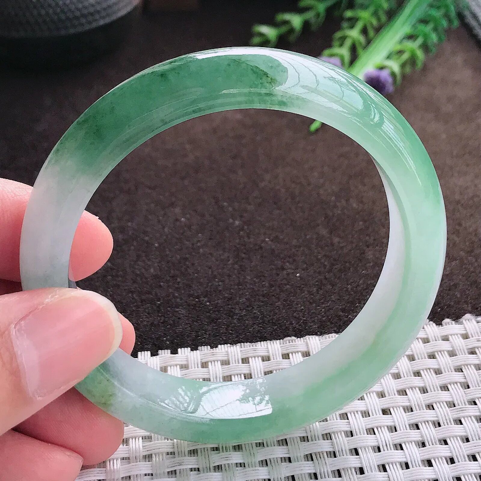 缅甸A货翡翠56/13.3/8老坑冰胶果冻飘花手镯宽边翡翠玉手镯