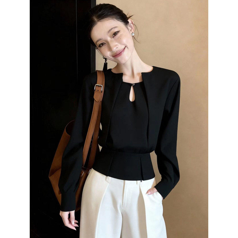 复古时尚绝美衬衫女春秋2026新款设计感修身巨好看上衣女宽松镂空